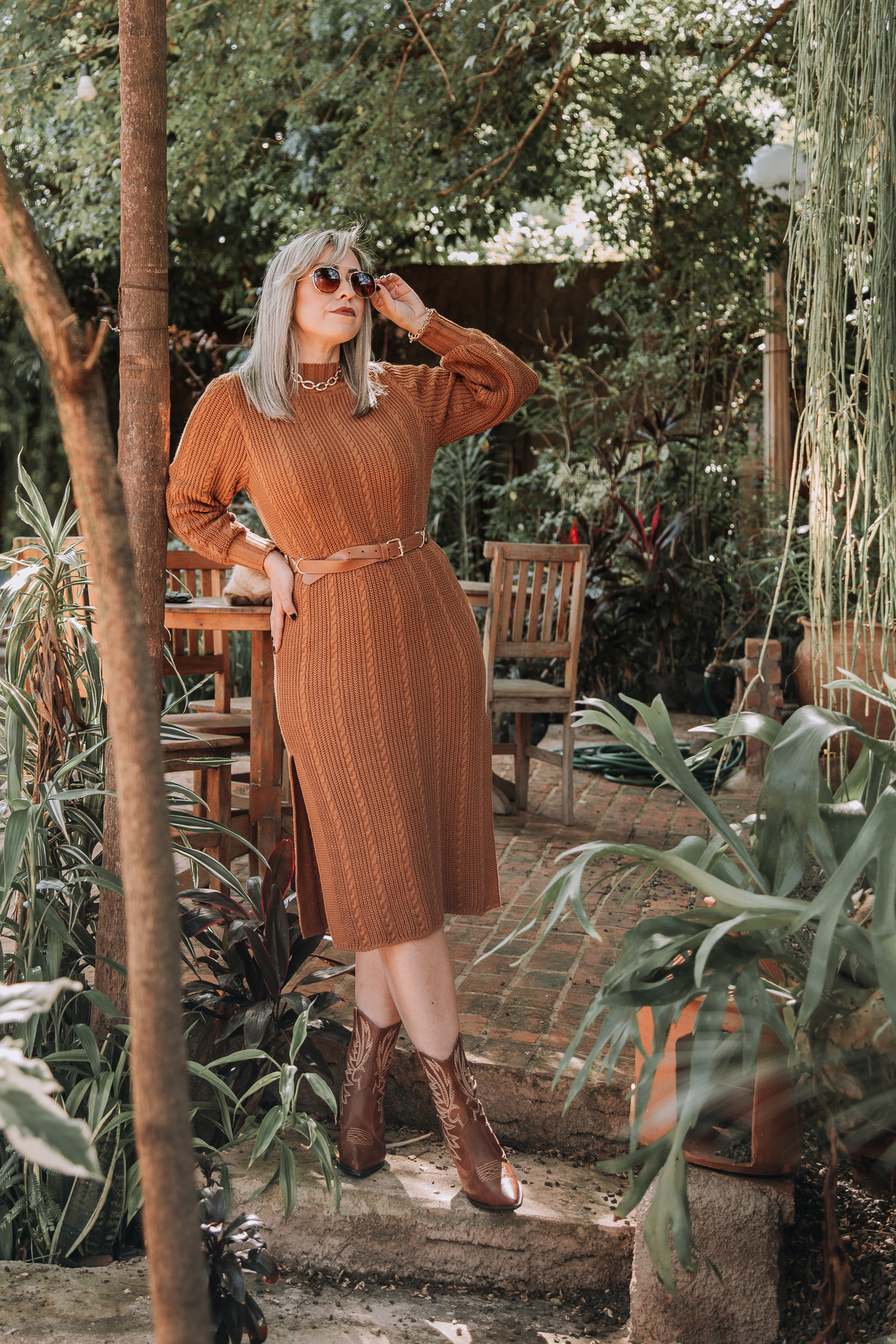 Fotografia workstyle de sapatos femininos que transmite modernidade e elegância para mulheres de negócios