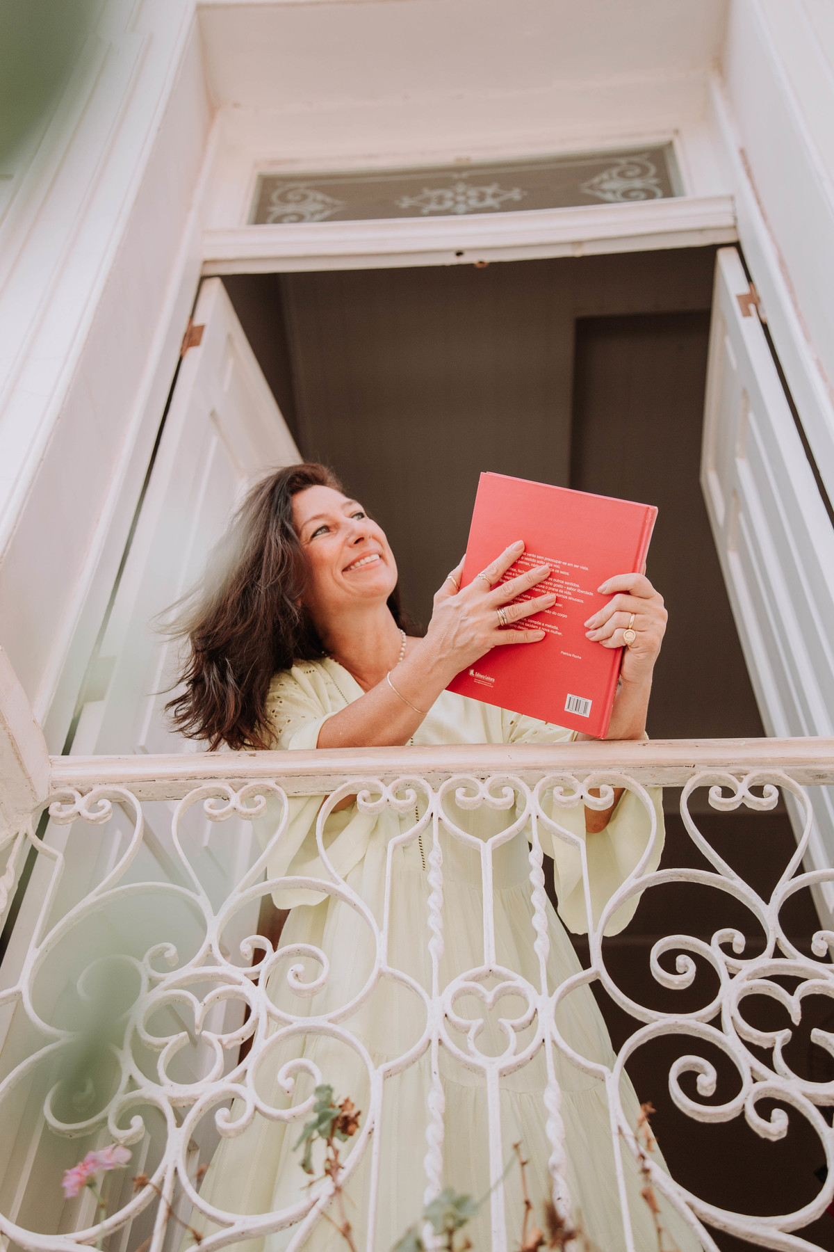 Fotografia de retratos femininos para promover a autenticidade em café em Jaú