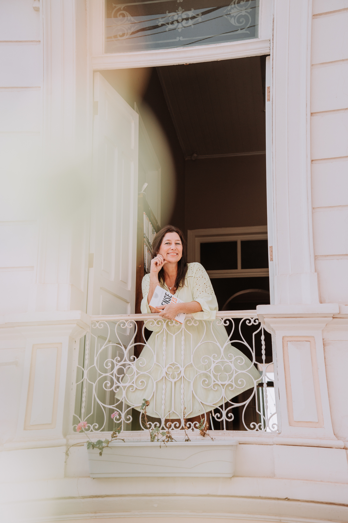 Fotografias de retratos femininos profissionais em café em Jaú