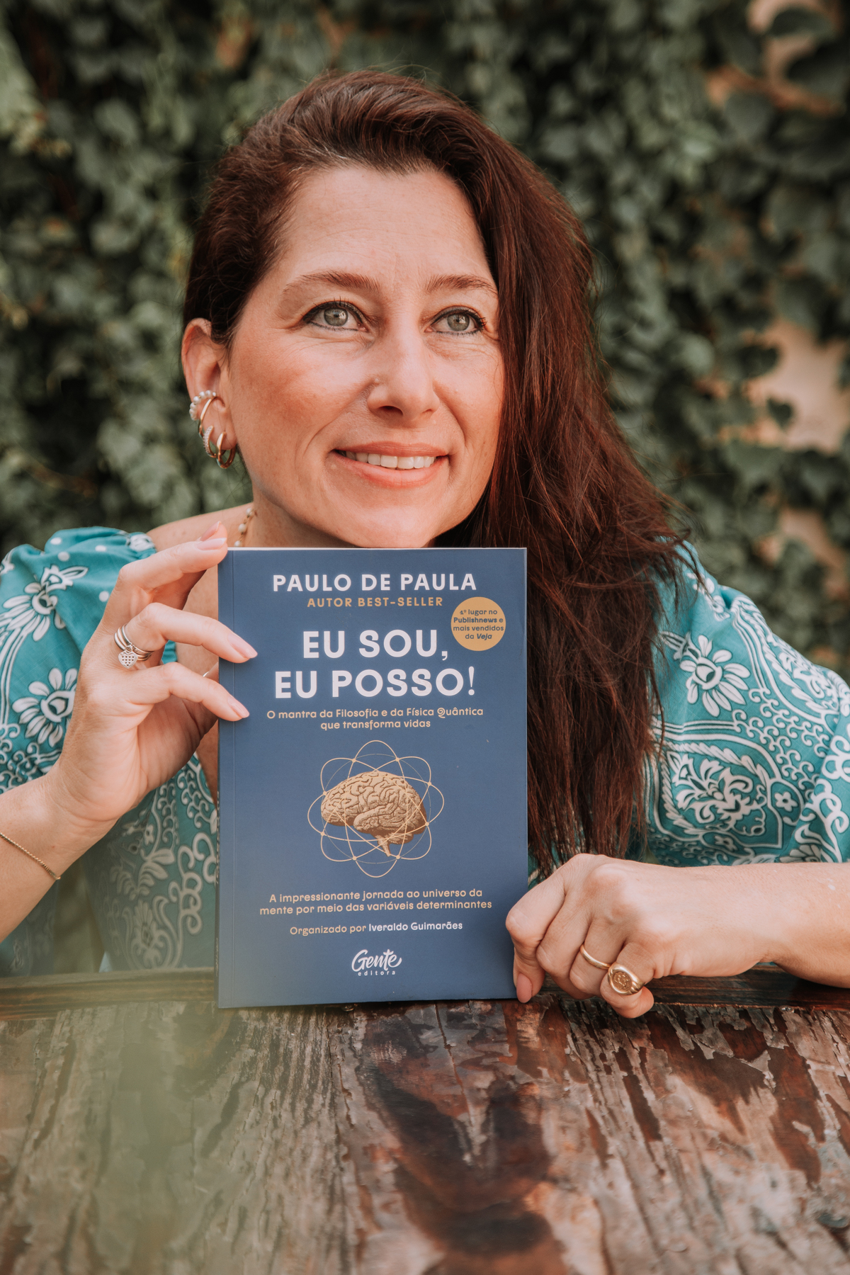 Sessão de fotos de retratos femininos para marca pessoal em café