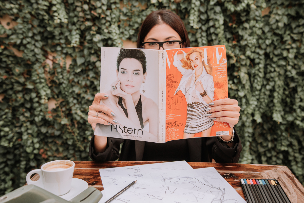 Fotografia profissional de retratos femininos em café na cidade de Jaú