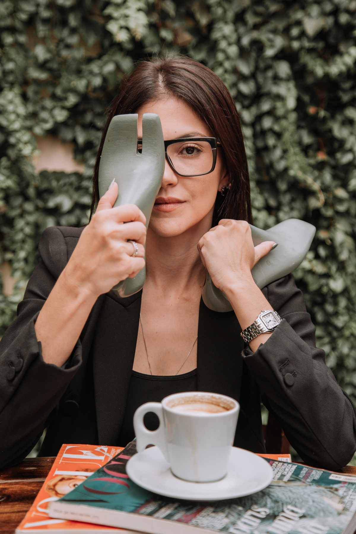 Fotografia profissional de retratos femininos para estilista de calçados femininos