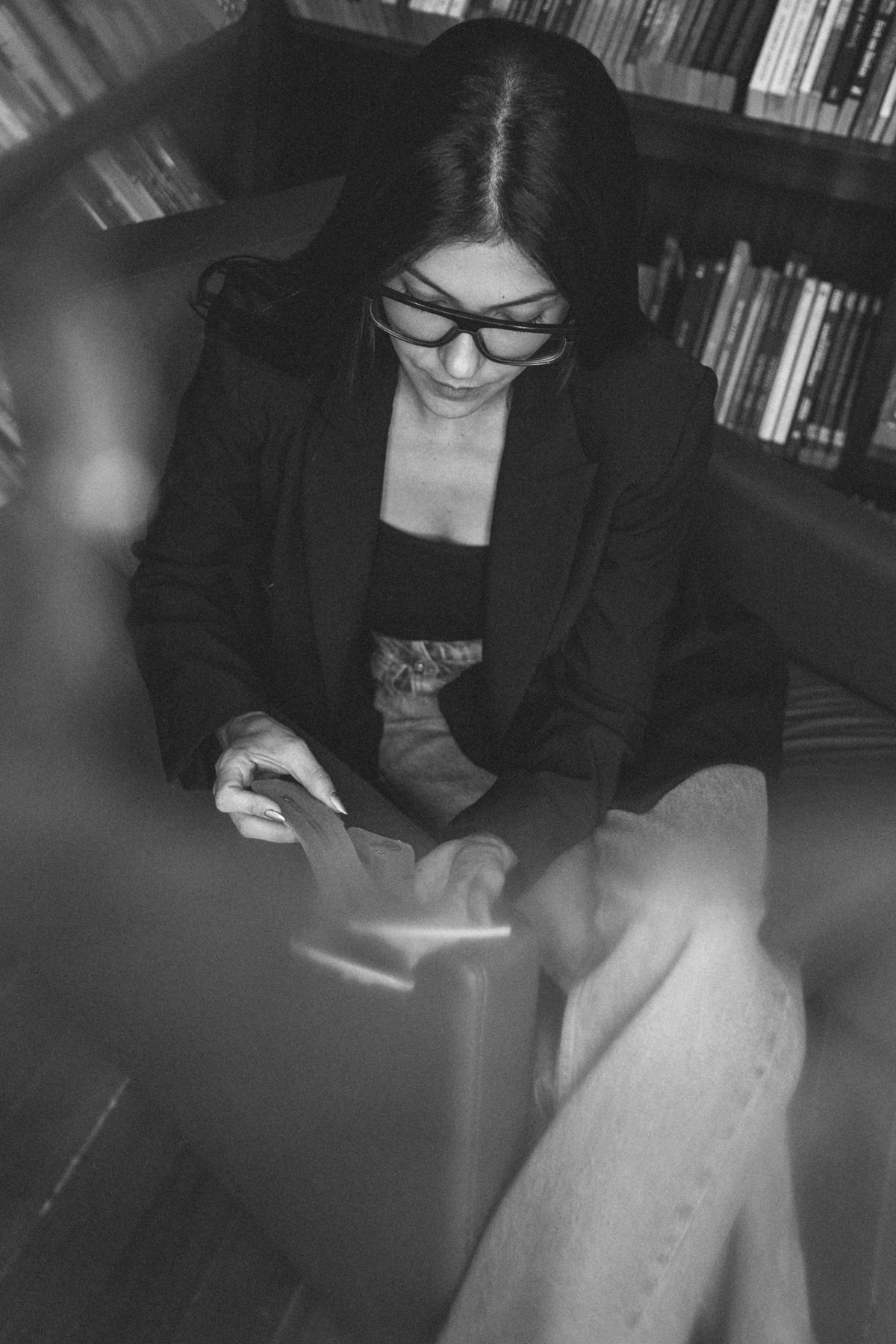 Sessão de fotos de retratos femininos para estilista de calçados femininos fortalecer a presença online em café