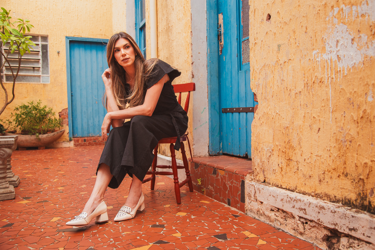 Fotografias de beleza feminina para marca de calçados femininos