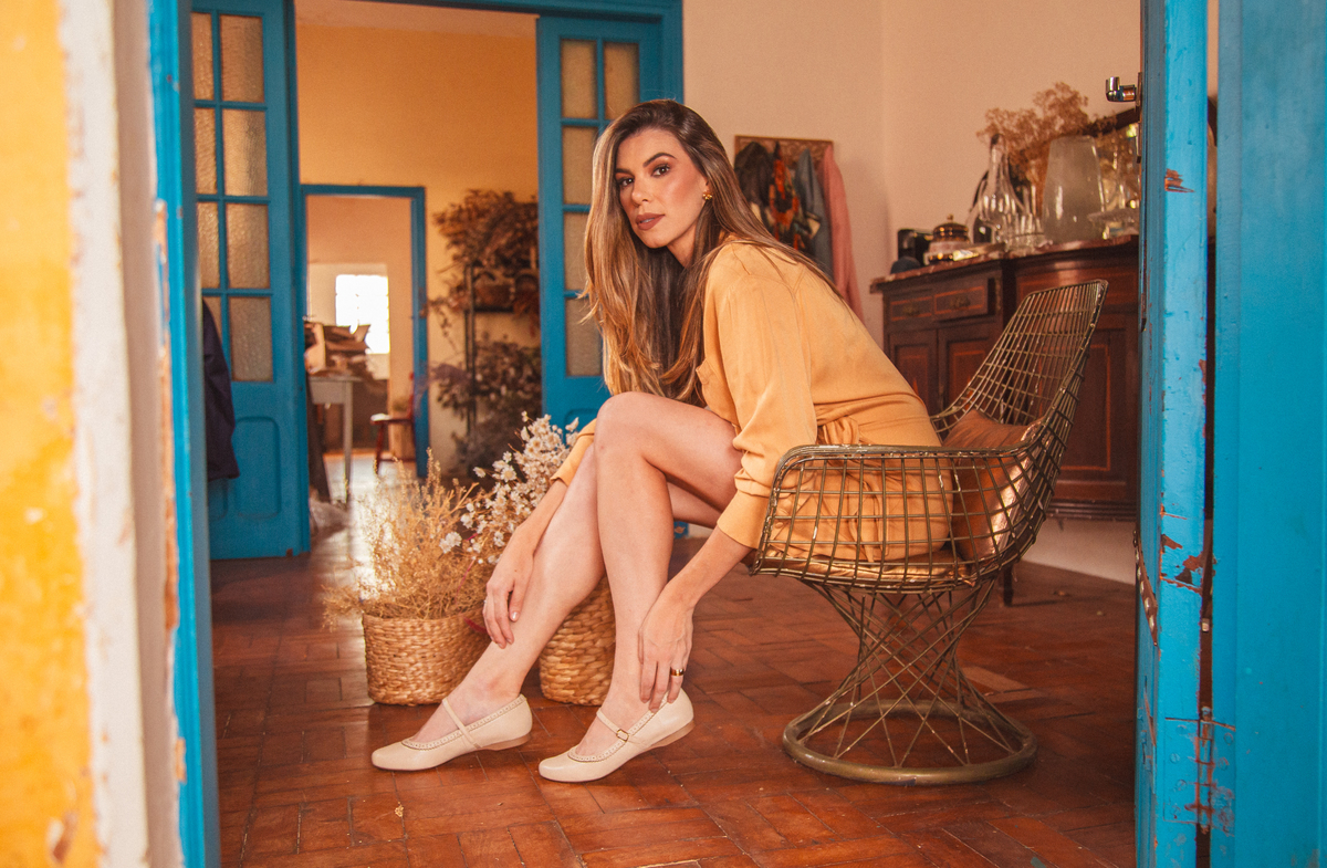 Sessão de fotos de moda feminina para marca de calçados