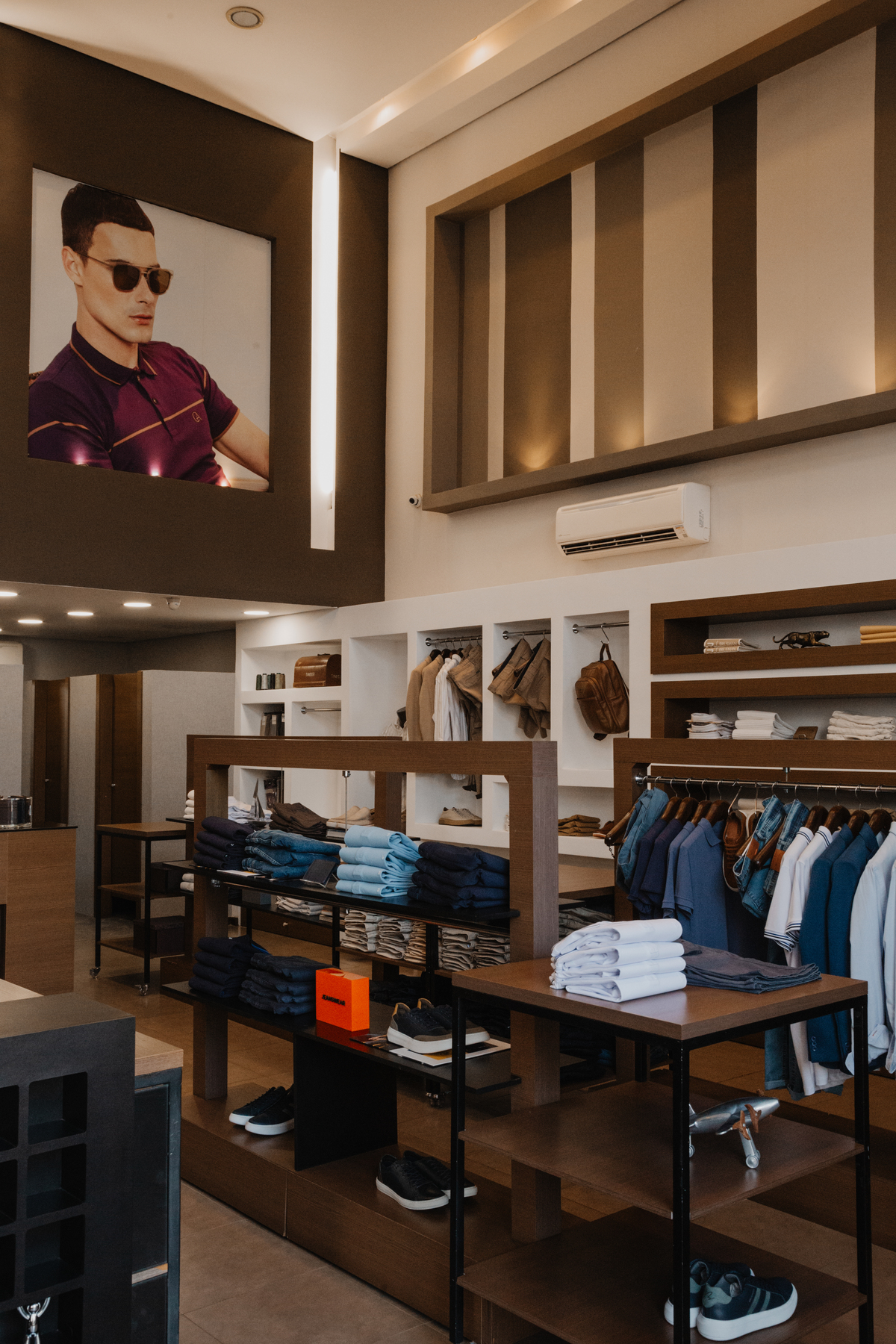 Varejo de Moda de Alta Qualidade