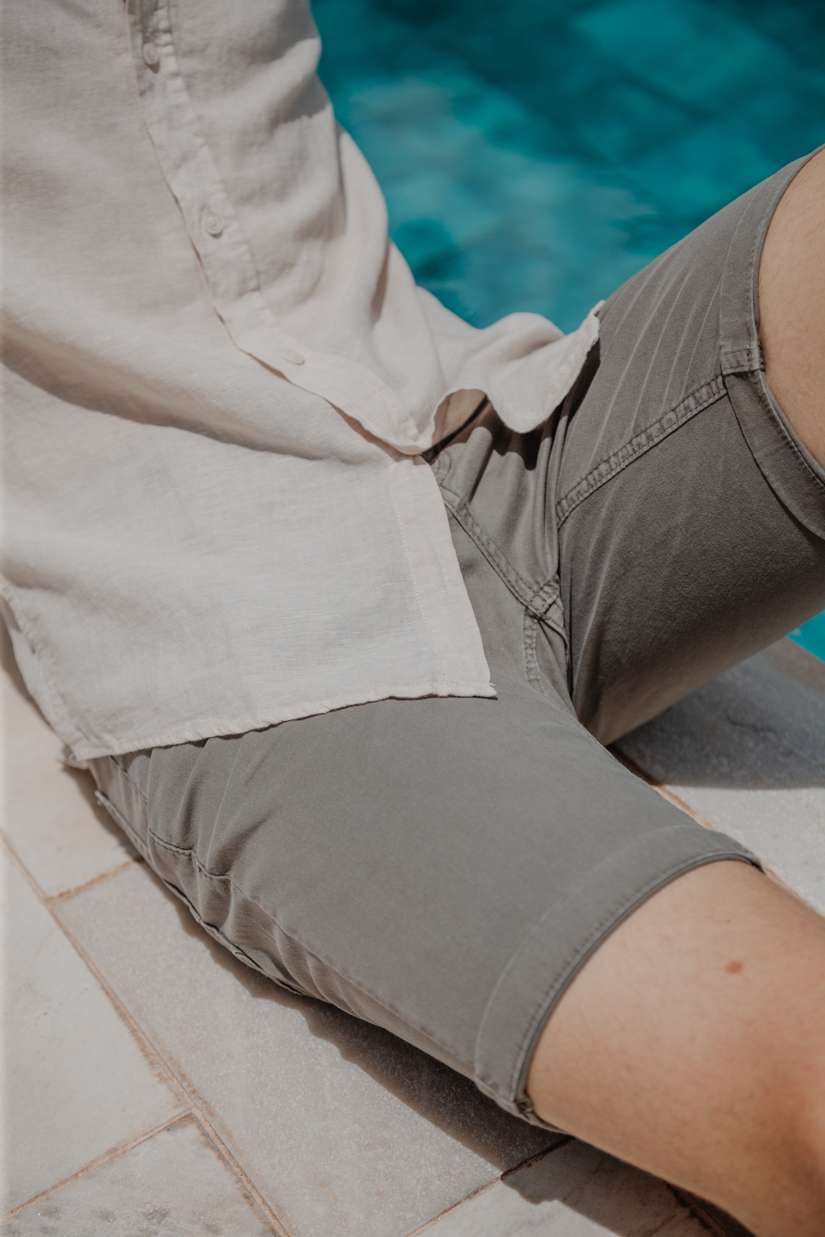 Fotografia de moda masculina ao ar livre