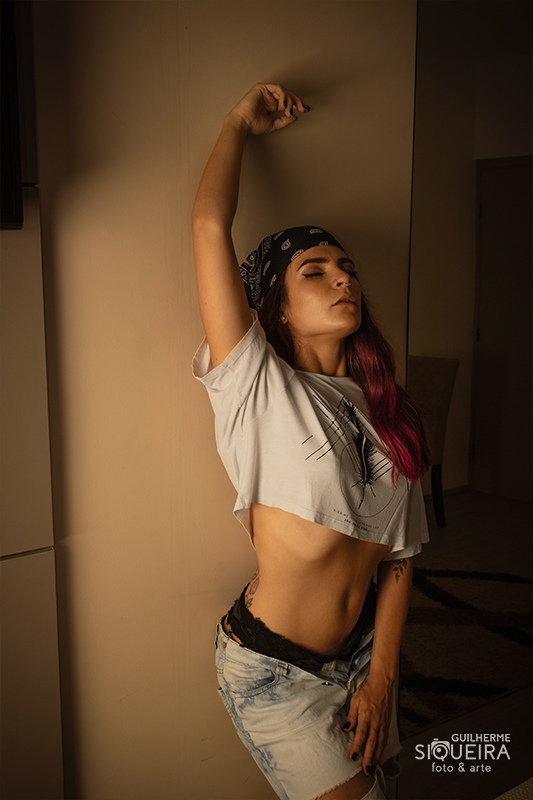 Ensaio sensual realizado em Varginha-MG por Guilherme Siqueira