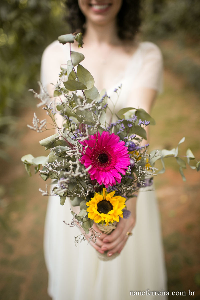 fotografia de  casamento 
casamento ao ar livre 
casamento no campo 
noiva  
vestido de noiva 
vestido a modista 
