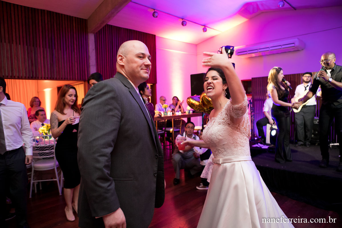 Fotografia de casamento 
noiva 
vestido de noiva 
casamento ao ar livre 
festa de casamento 