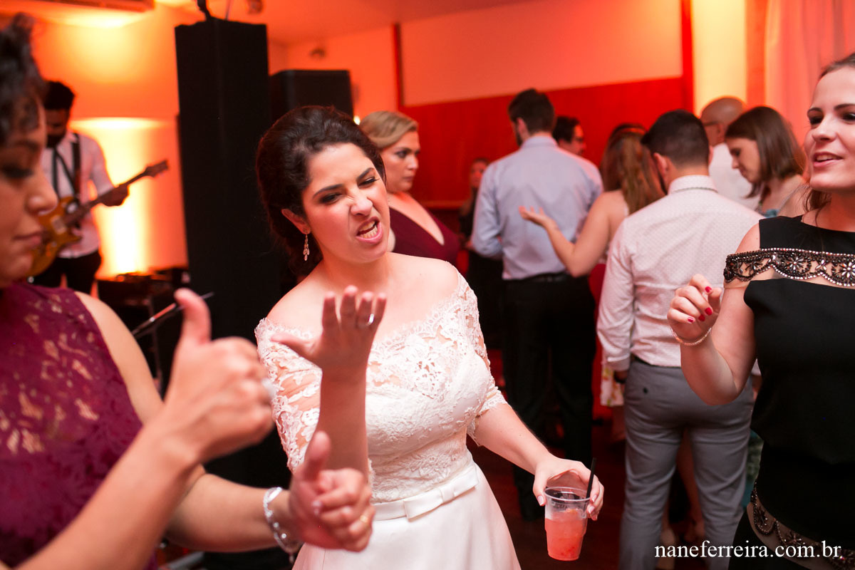 Fotografia de casamento 
noiva 
vestido de noiva 
casamento ao ar livre 
festa de casamento 