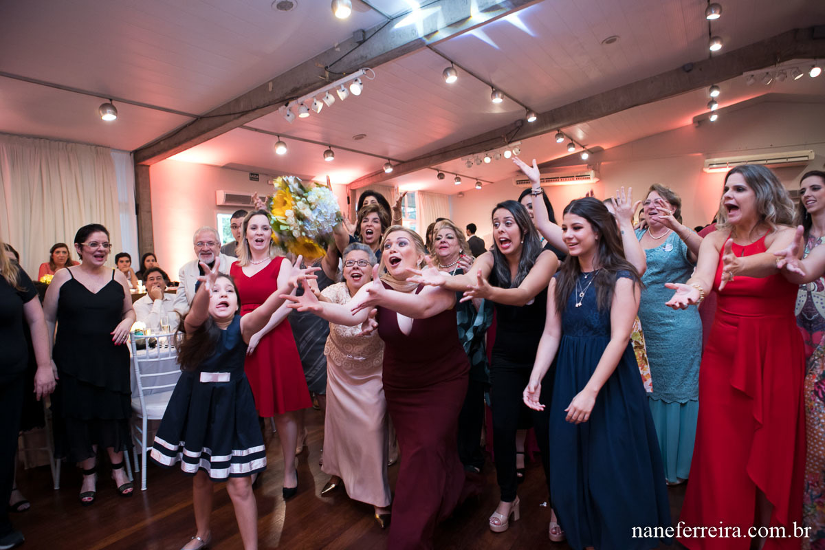 Fotografia de casamento 
noiva 
vestido de noiva 
casamento ao ar livre 
festa de casamento 