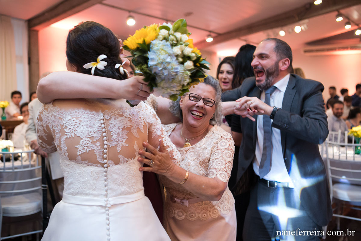 Fotografia de casamento 
noiva 
vestido de noiva 
casamento ao ar livre 
festa de casamento 