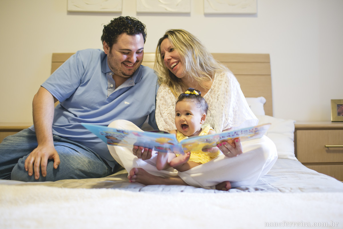 ensaio fotográfico família 
fotografia de família 
ensaio fotográfico bebê em casa 
fotografia de família casa 