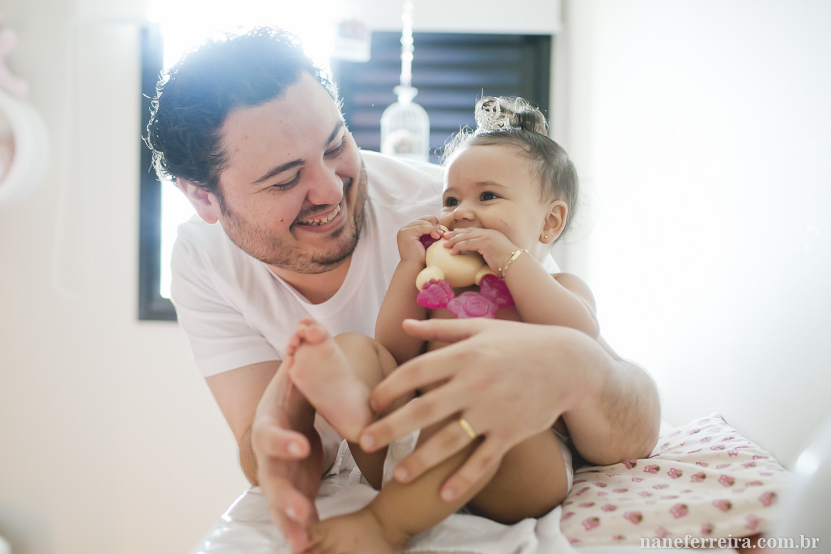ensaio fotográfico família 
fotografia de família 
ensaio fotográfico bebê em casa 
fotografia de família casa 