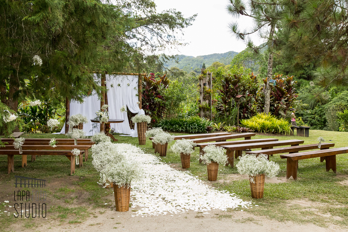 Local da cerimônia de casamento decorado em Friburgo, região serrana do rio de janeiro