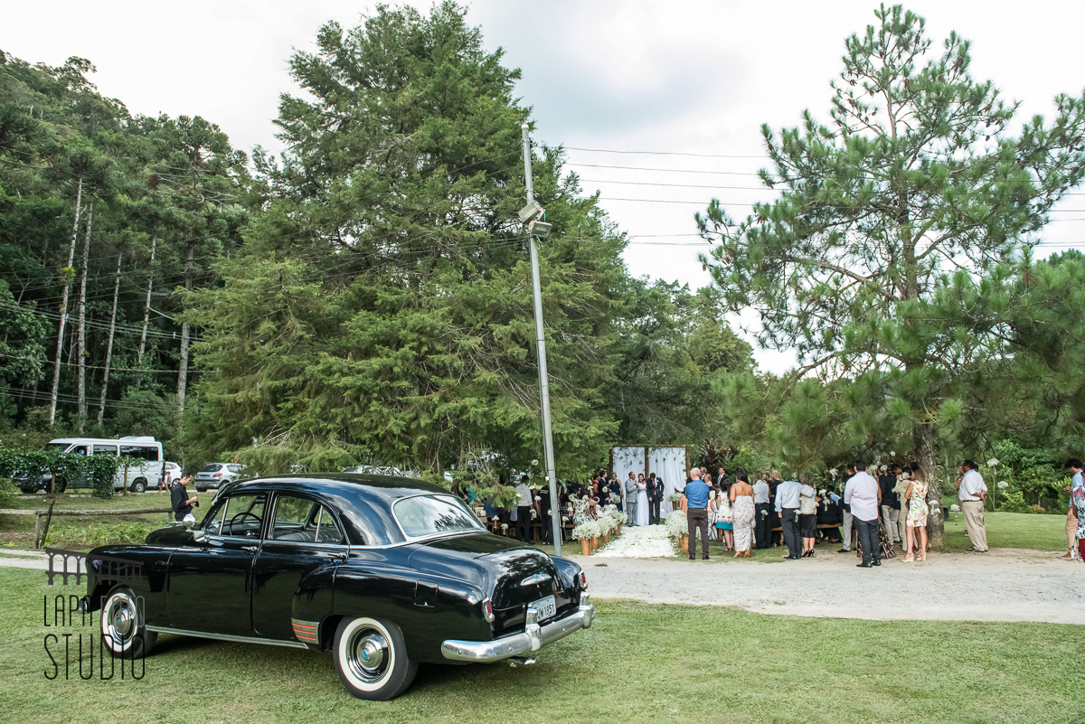 Vista de fora da cerimônia no restaurante Trilhas do Araçari.