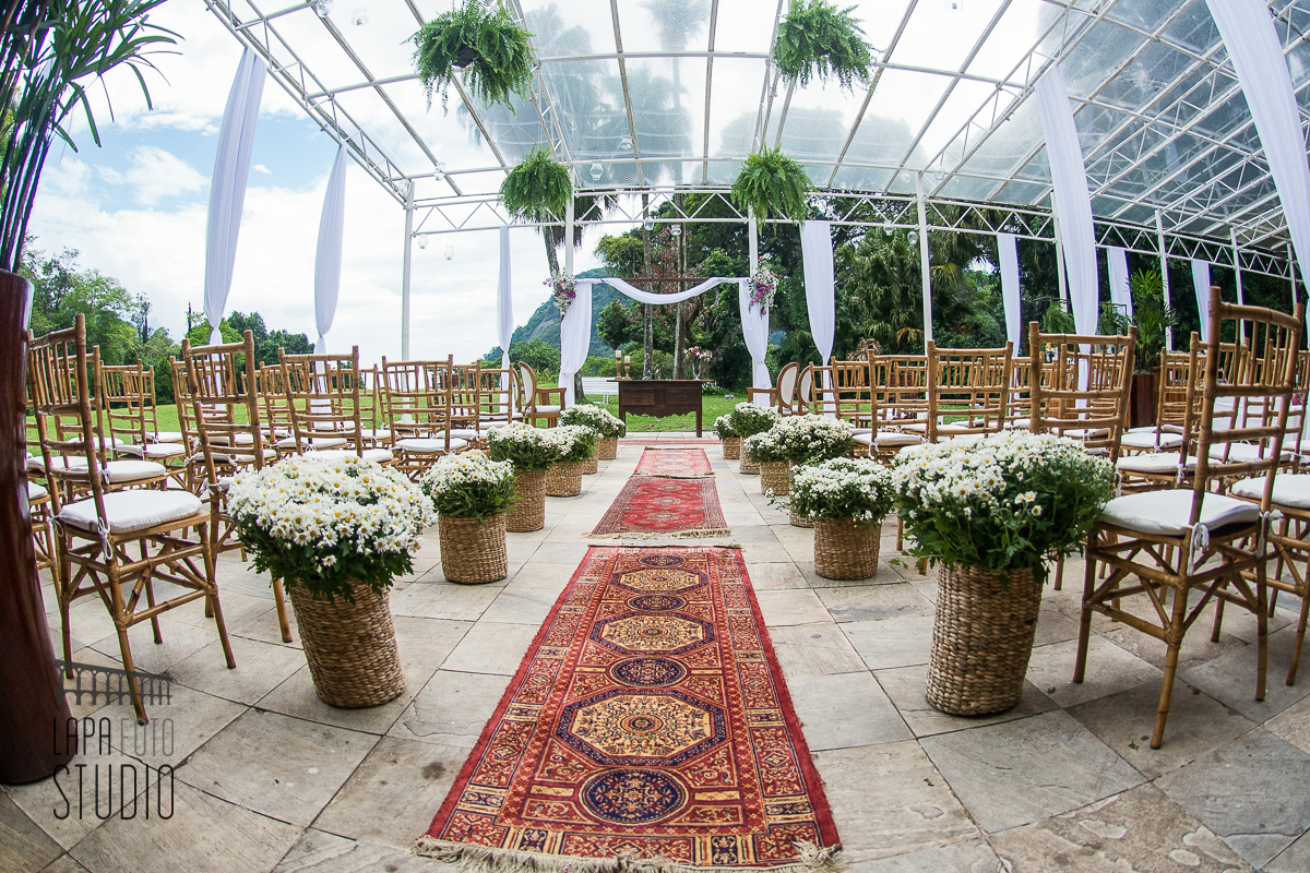 Área da varanda decorada para cerimônia na Mansão das Heras