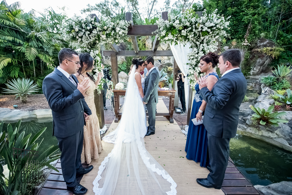 Bençãos dos pais durante a cerimônia de casamento no vale dos sonhos