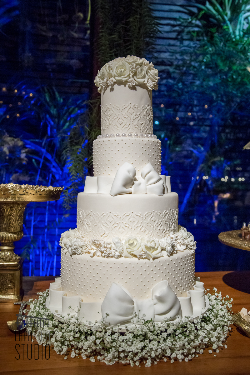 Detalhes do bolo de casamento no vale dos sonhos