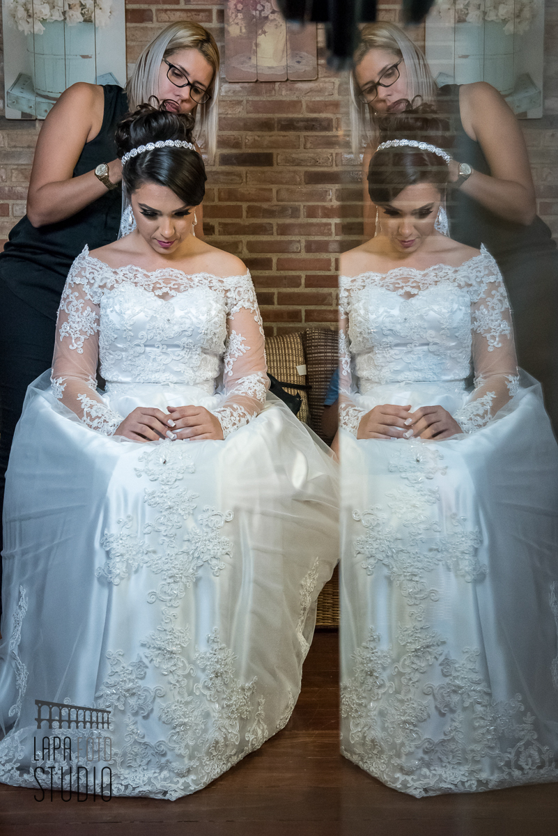 Reflexo da noiva no making of no Vale dos Sonhos