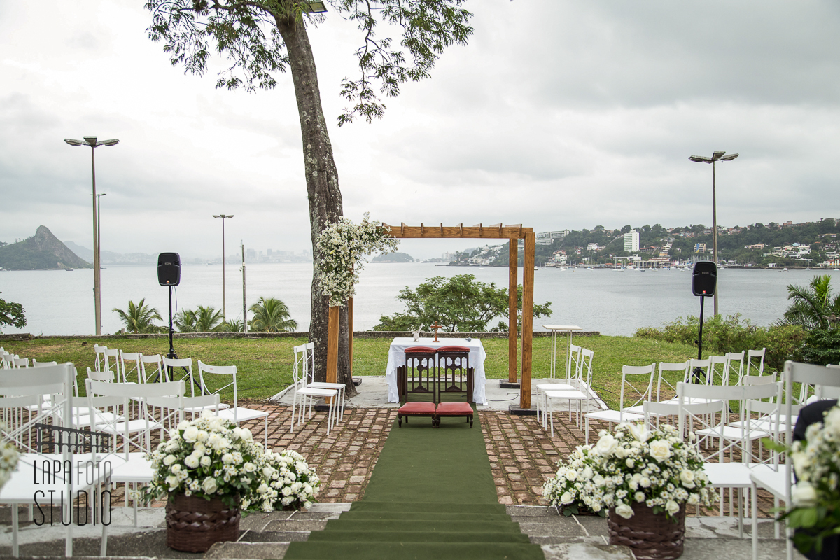 Local da cerimônia de casamento na Paróquia de São Francisco Xavier em Niterói