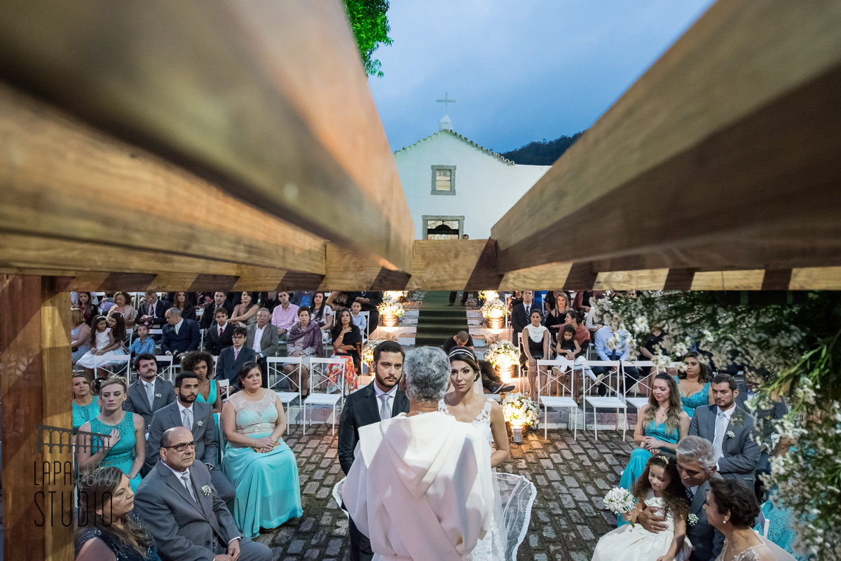Vista de cima panorâmica de cerimônia de casamento na Igreja de São Francisco Xavier