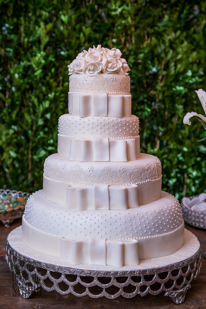 Bolo de casamento na Casa do Flamboyant