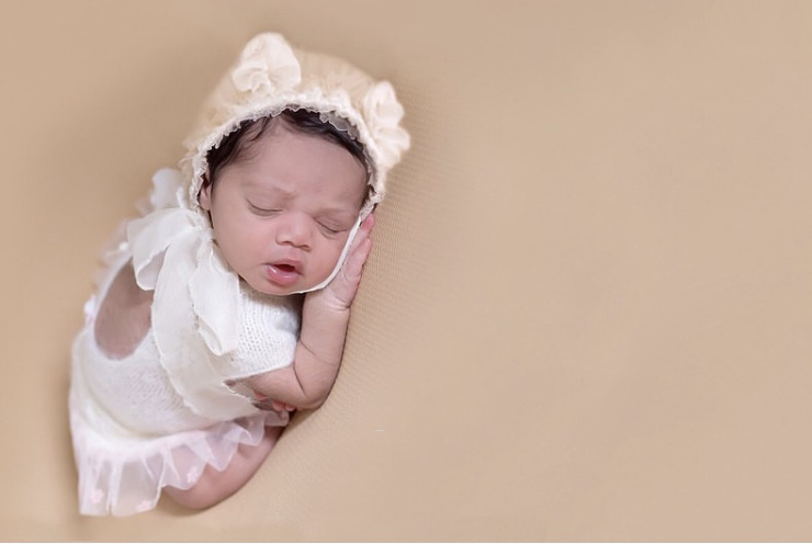 Antonella de 12 dias em sua sessão de fotos de recém nascido em Para de Minas