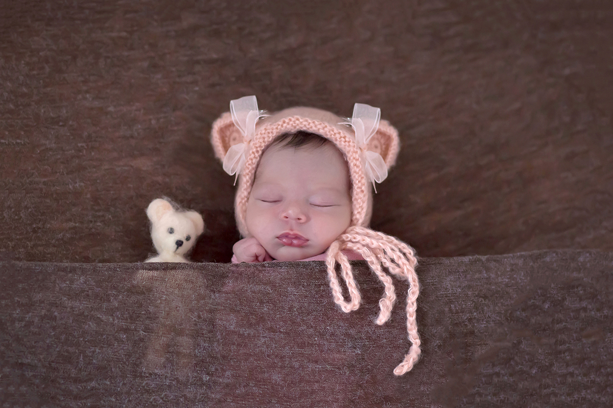 Betina em seu ensaio de recém nascido em Para de Minas