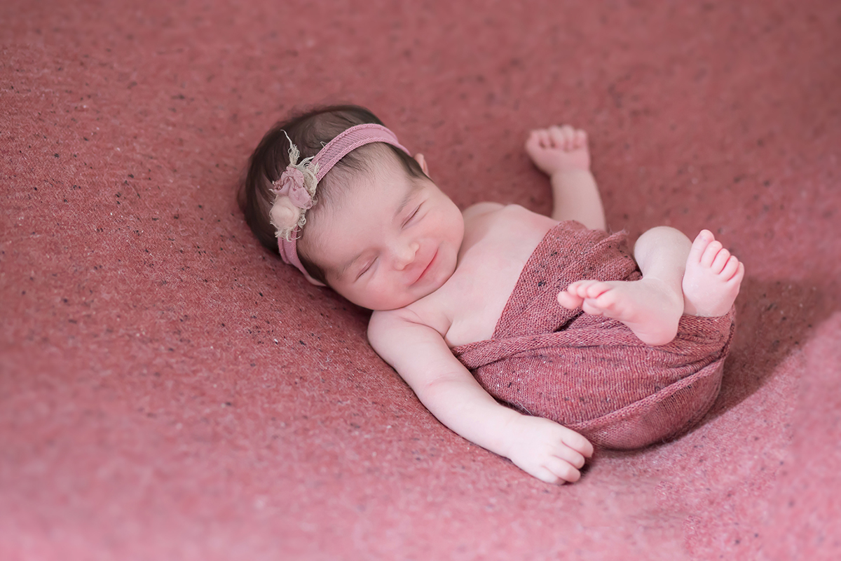 Newborn da Maitê de 12 dias. Ensaio realizado na cidade de Pará de Minas