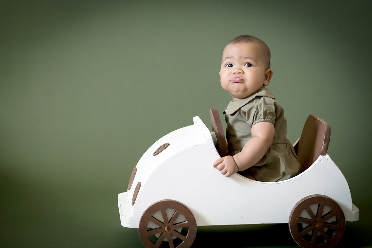 Elisa mostrando sua fofura no ensaio de 6 meses em Pará de Minas