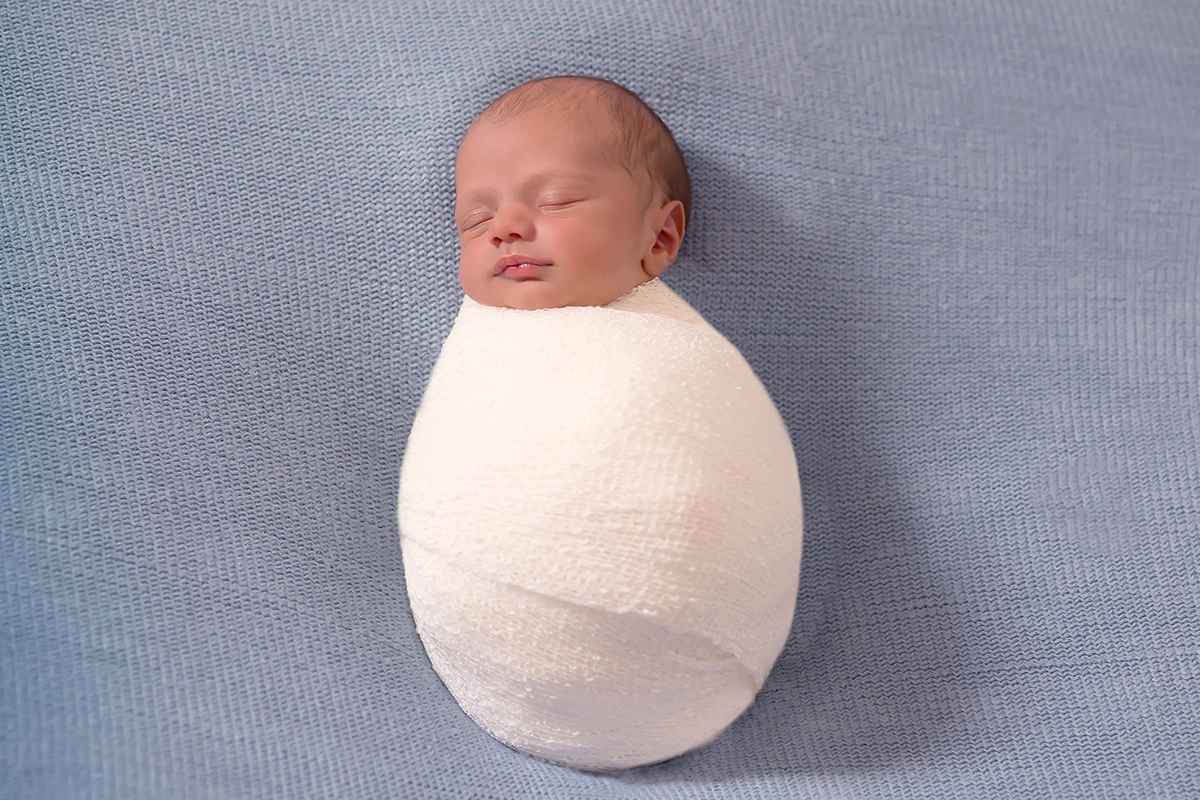 Davi de 11 dias em seu ensaio de newborn em Pará de minas