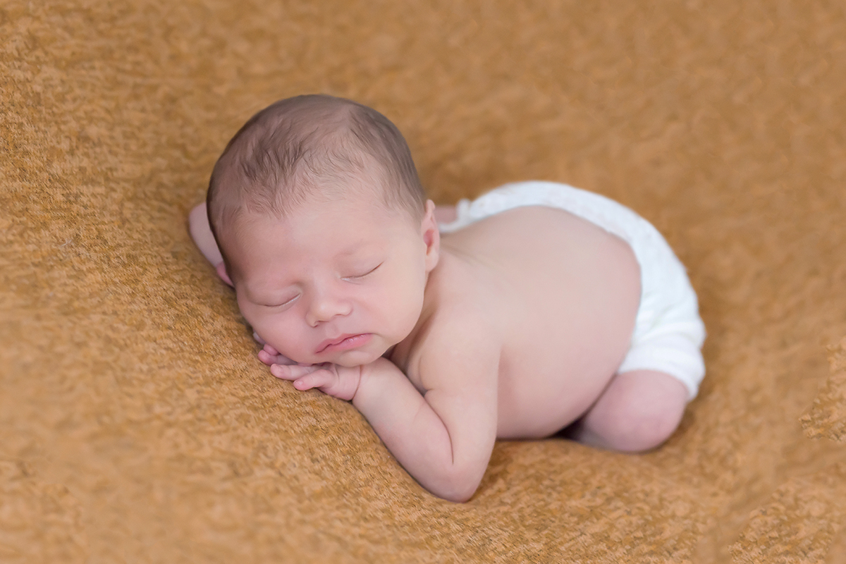 Foto do primeiro ensaio fotográfico do Lucca. Ensaio newborn em Pará de Minas 