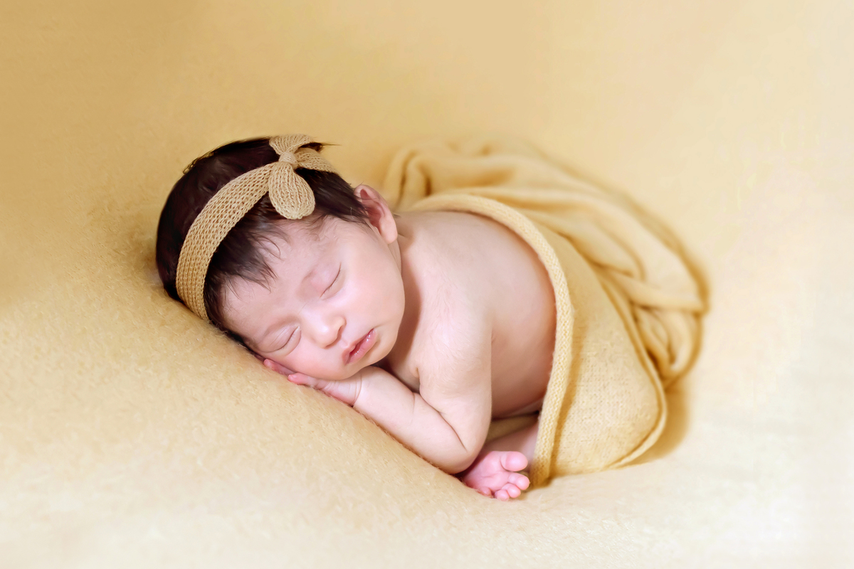 Maria Vitória de 12 dias em suas fotos de recém nascido em Pará de Minas