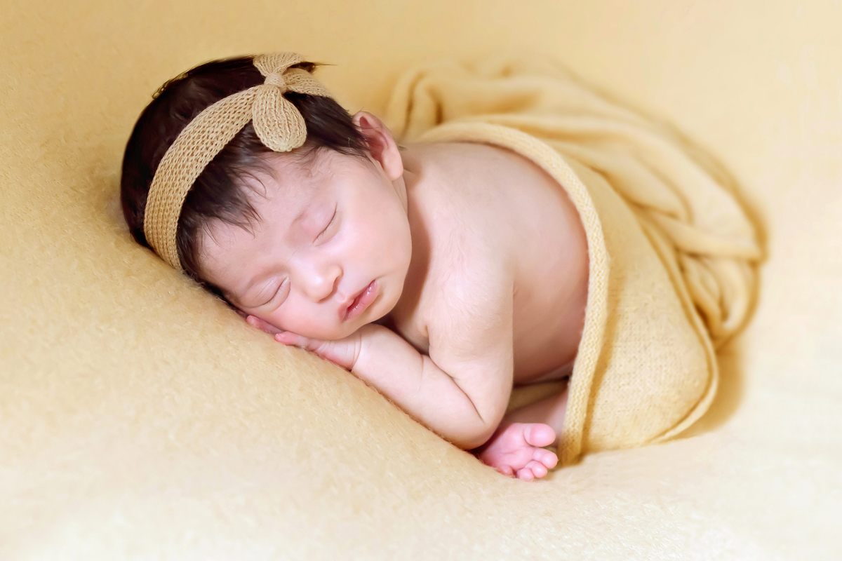 Maria Vitória de 12 dias em seu ensaio de newborn na cidade de Para de Minas