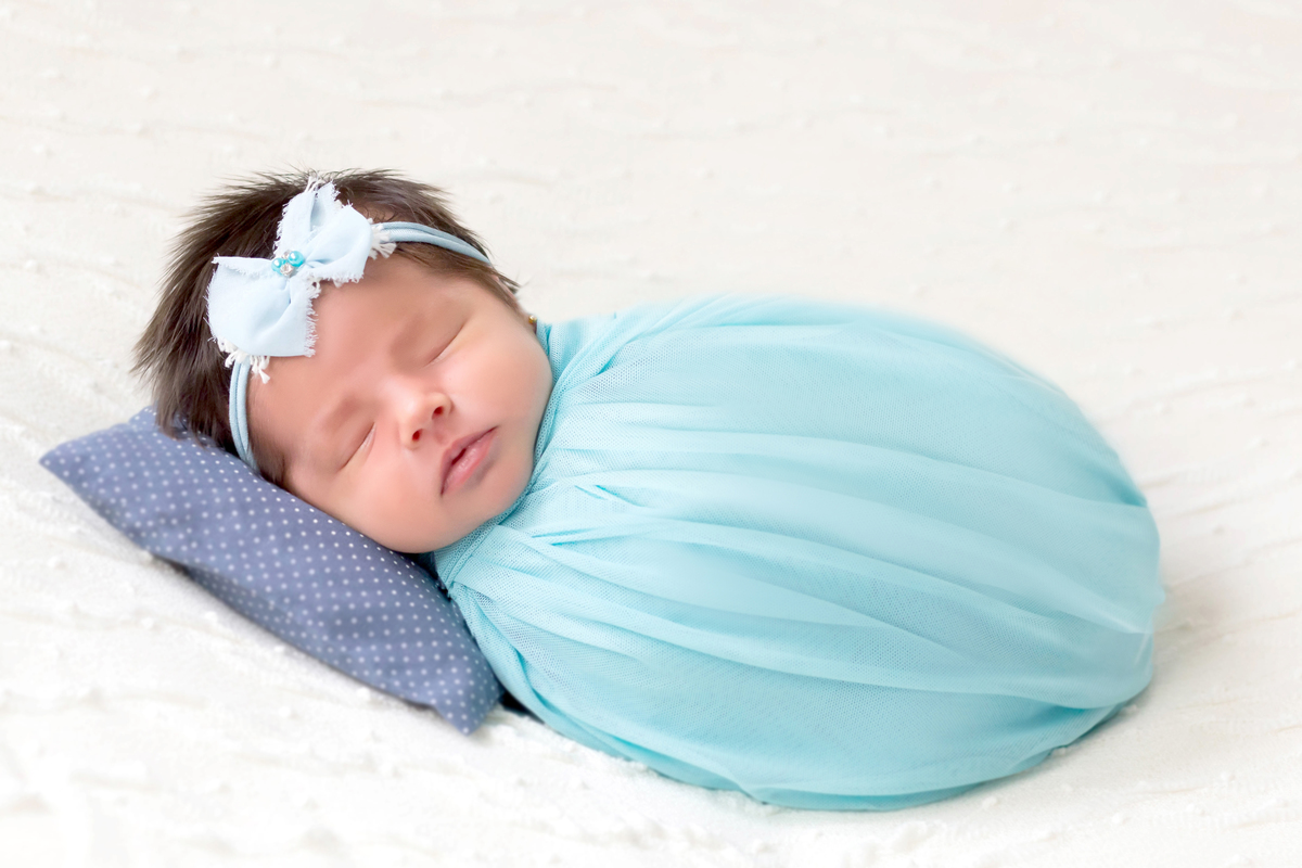 Helena  mostrando toda sua fofura em seu ensaio newborn em Pará de Minas