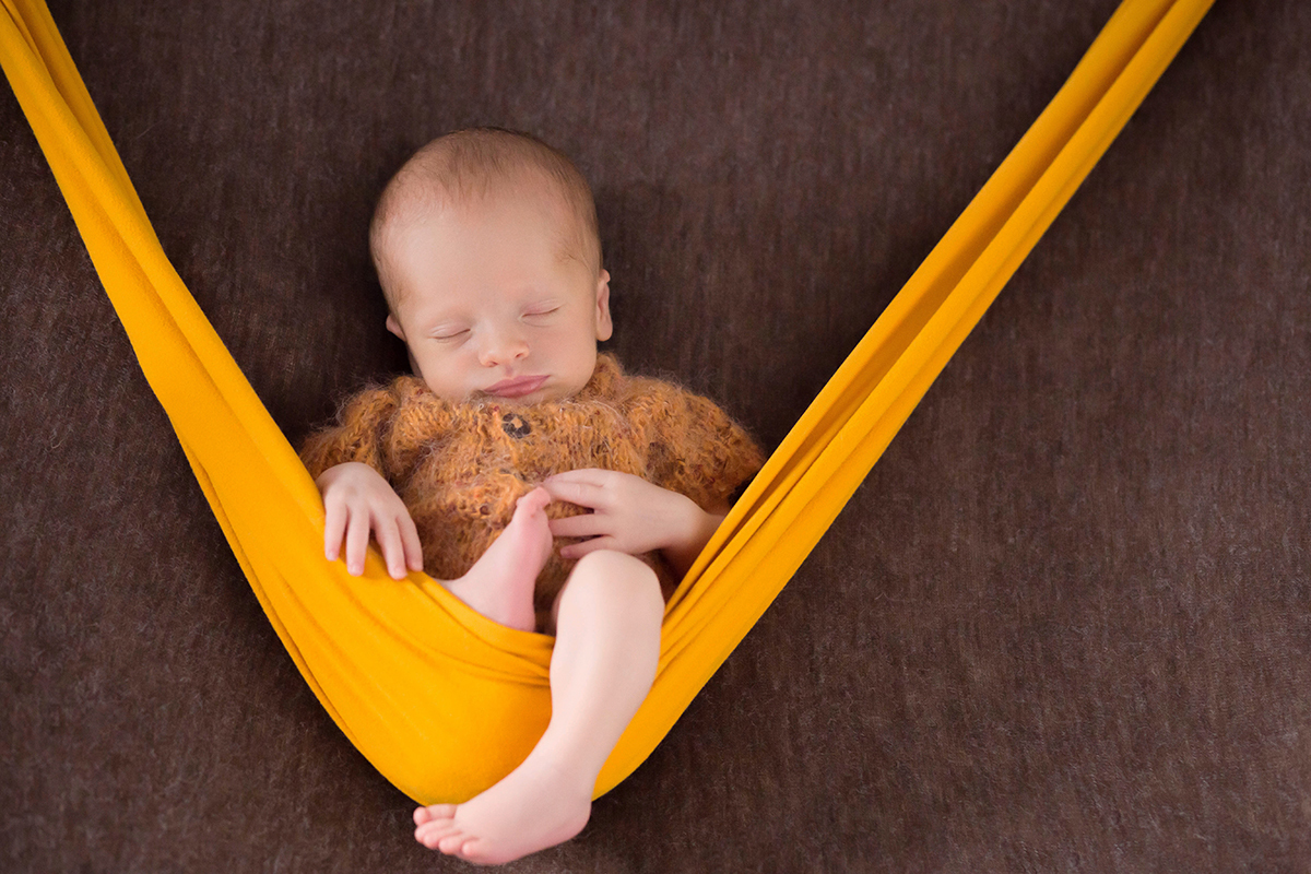 Ensaio de newborn do Antônio. Uma bebê muito lindo. Fotos realizadas em  Pará de Minas