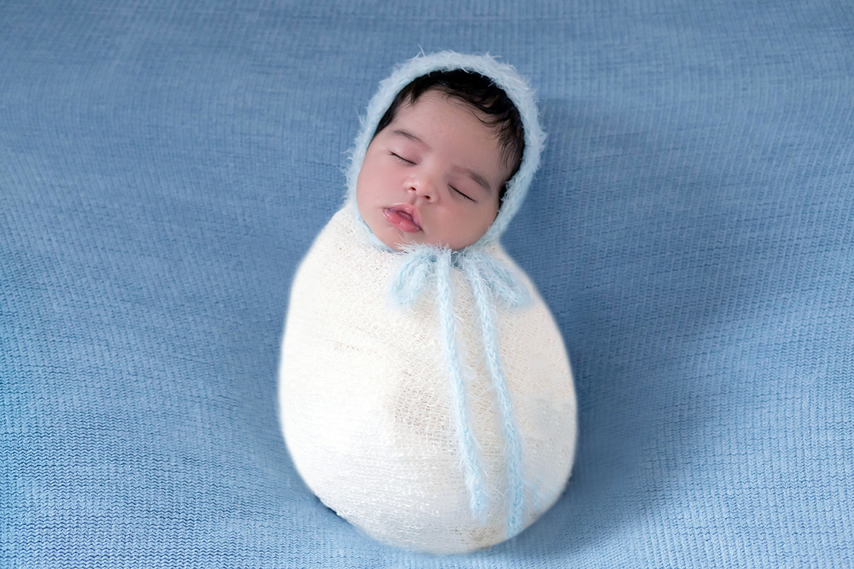 Fotos no Puff, do ensaio newborn do José Henrique de 12 dias em Pará de Minas