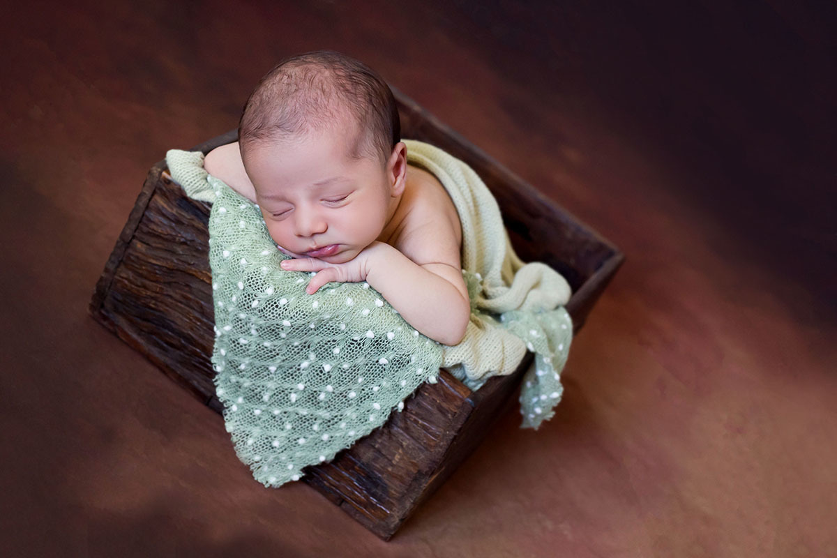 ensaio newborn do Antõnio de 10 dias, realizado em Pará de Minas