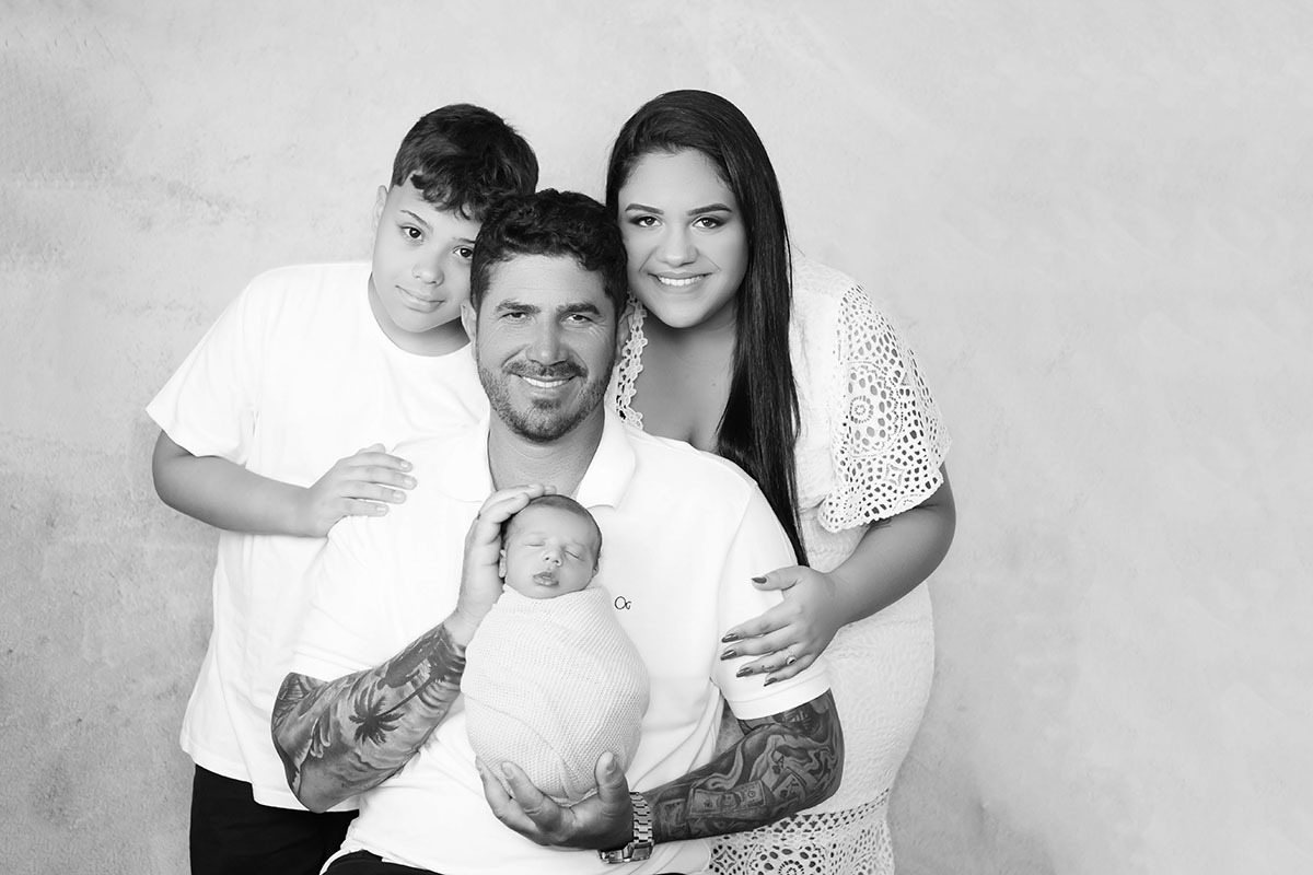 Fotos de família, no ensaio newborn do Antônio de 10 dias, em Pará de Minas