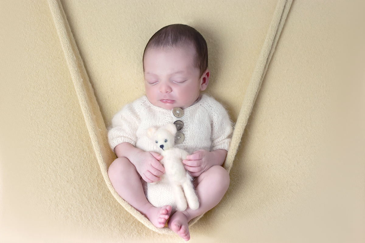 Isaac de 9 dias em sua sessão newborn em Pará de Minas