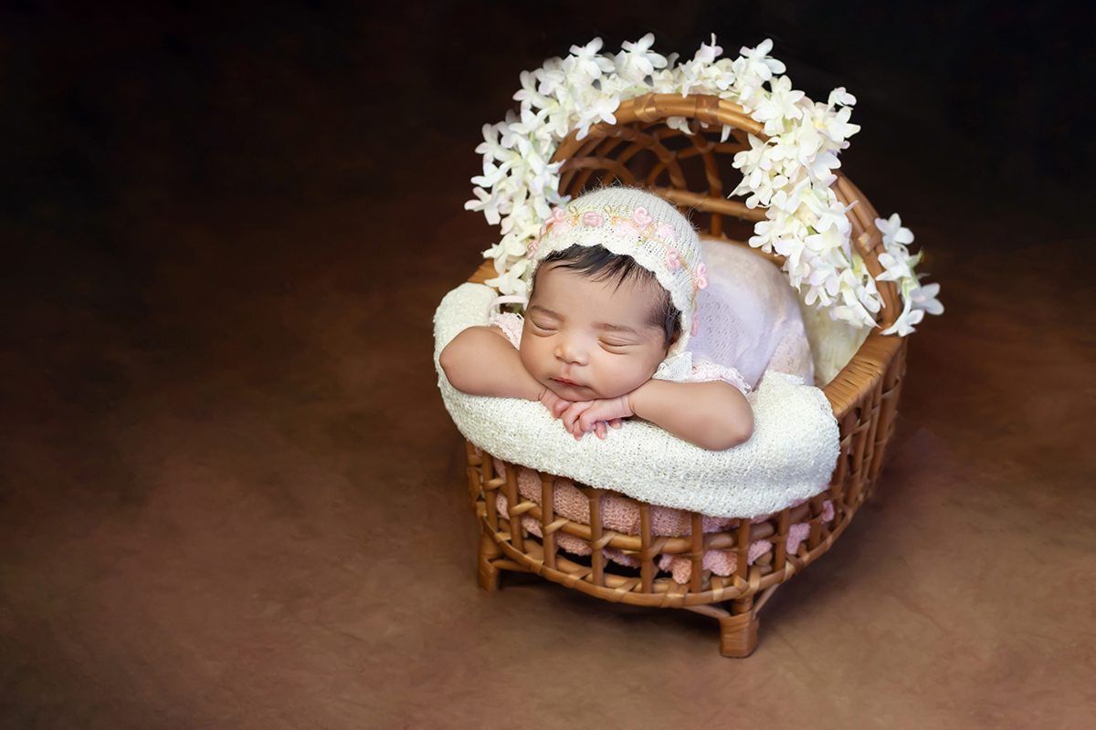 Ensaio de recém nascido da Analice em Pará de Minas. Fotos no props Moises