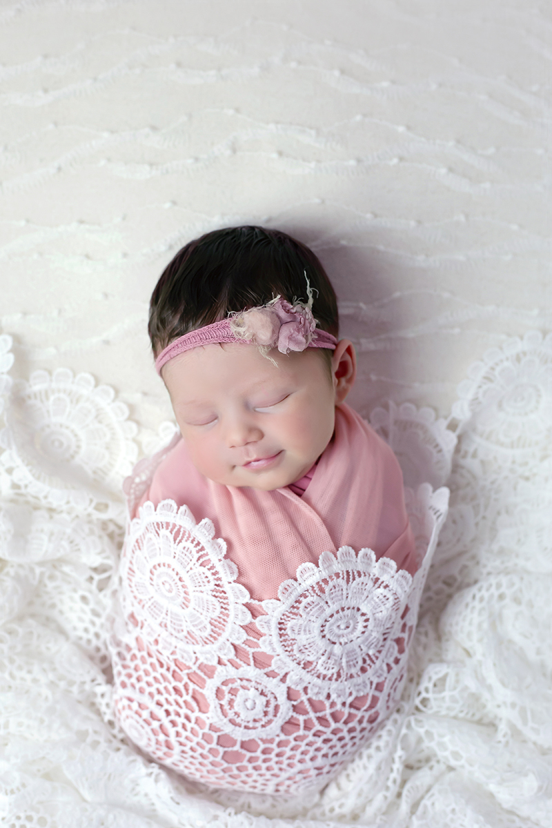 Maria Cecília de 11 dias em seu ensaio newborn