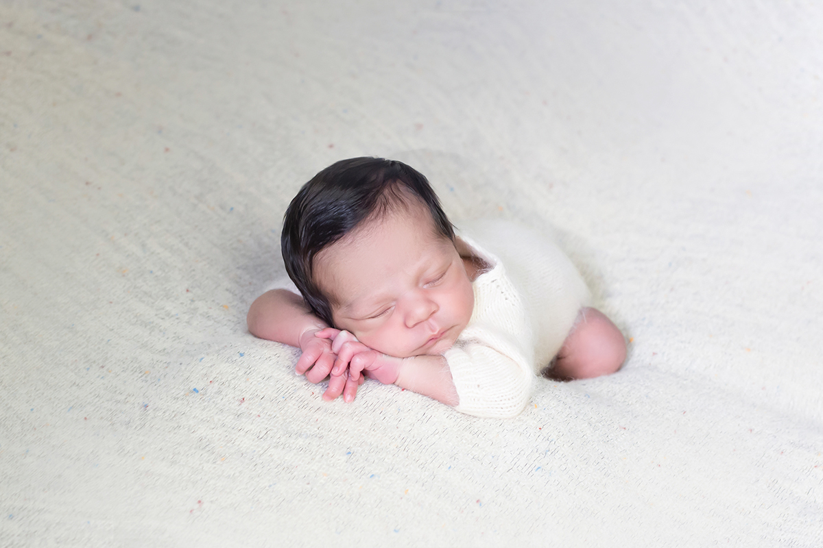 Benjamim criando suas primeiras memorias de vida, em suas fotos de recém nascido
