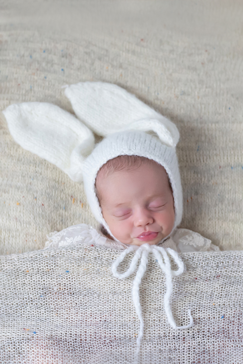 Ayla em seu primeiro ensaio fotográfico com 12 dias de vida