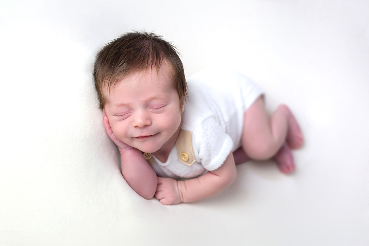 Fotos de recém nascido em do Anthony de 9 dias, realizado em Pará de Minas