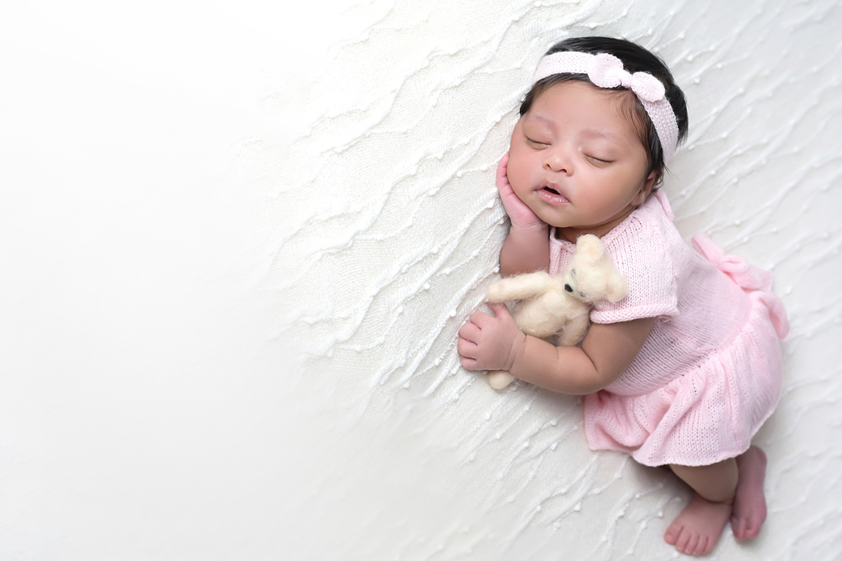 Ensaio newborn da Emilly de 8 dias em Pará de Minas