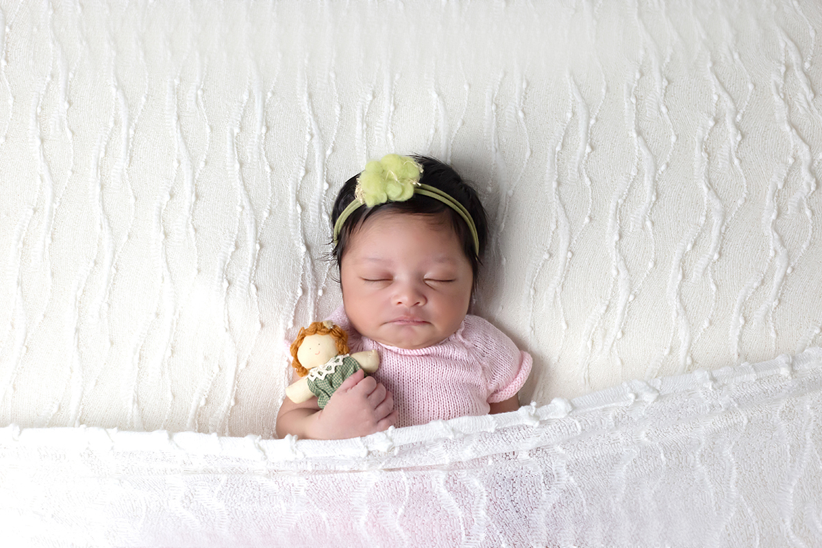 Fotos newborn em Pará de Minas da Emilly de 8 dias