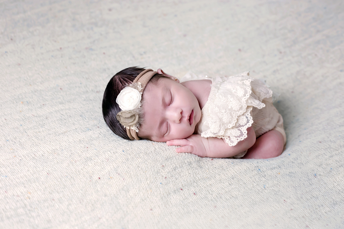 Fotografia de recém nascido da bebê Cecilia de 9 dias em Pará de Minas